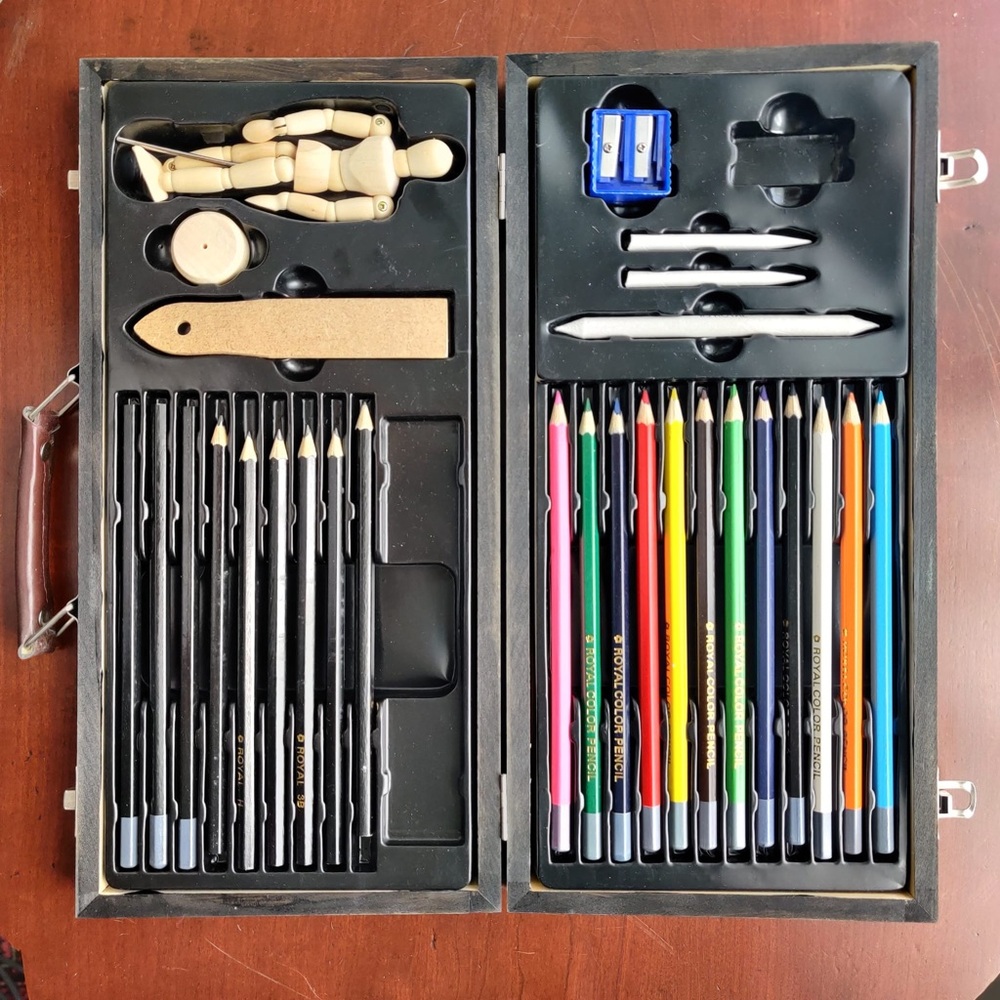 Art set in carrying case
